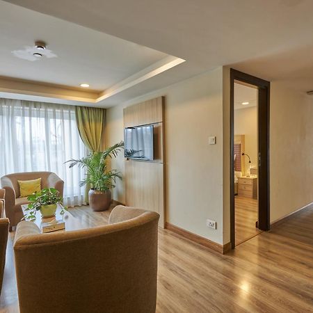 Hotel Crowne Imperial Kathmandu Esterno foto