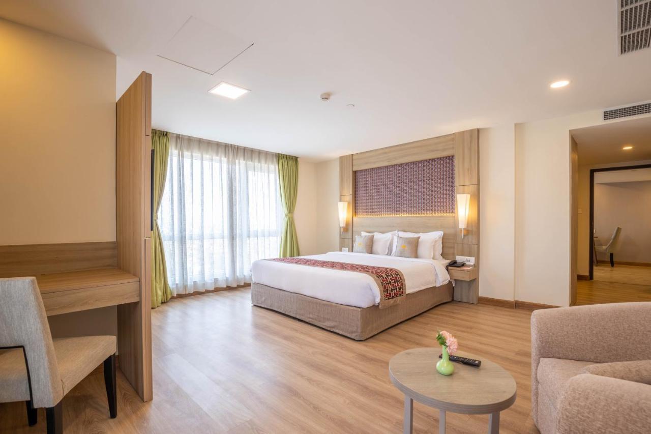 Hotel Crowne Imperial Kathmandu Esterno foto