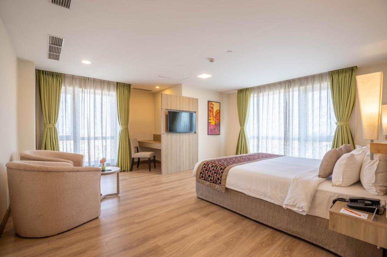 Hotel Crowne Imperial Kathmandu Esterno foto