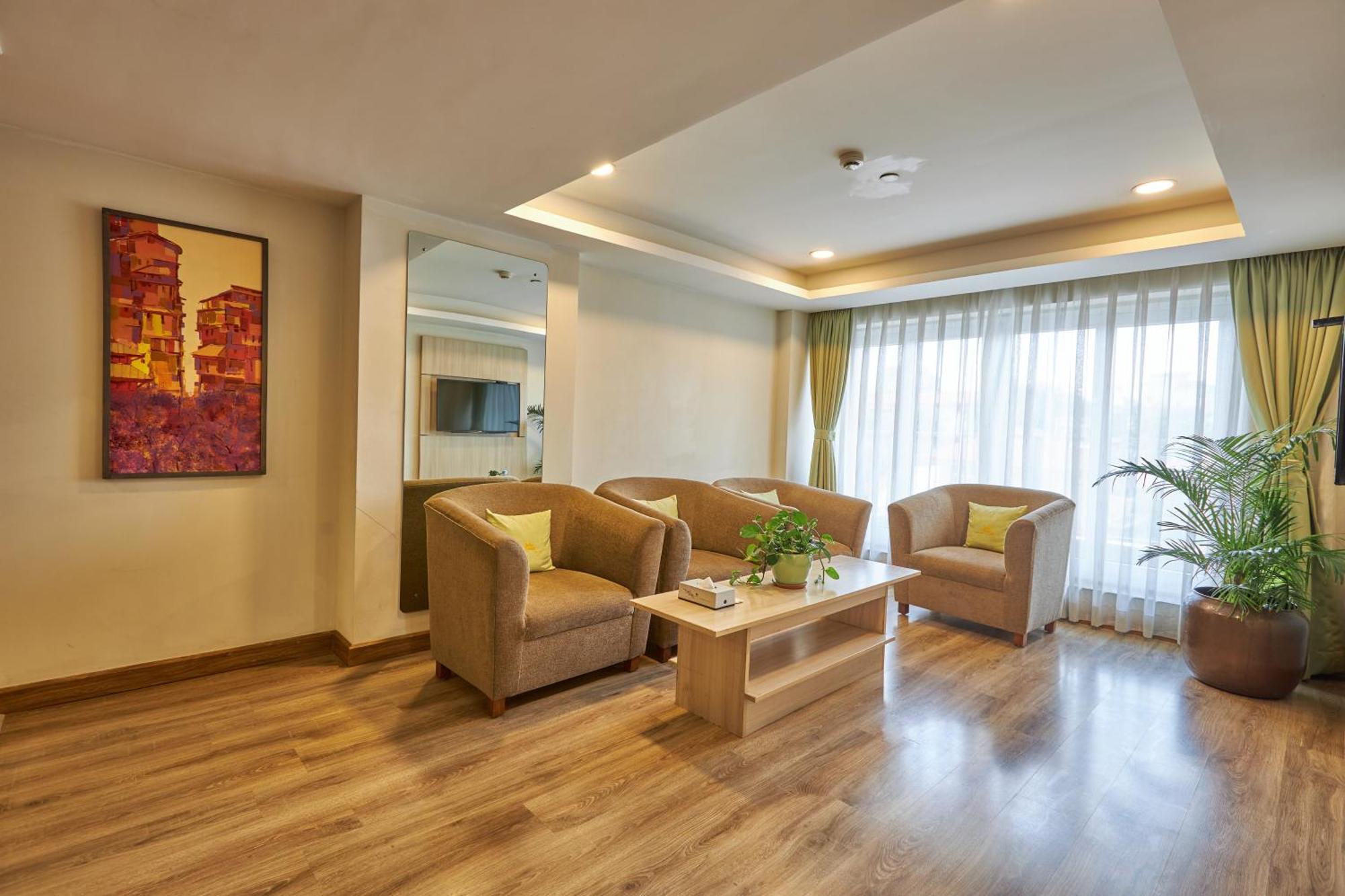 Hotel Crowne Imperial Kathmandu Esterno foto