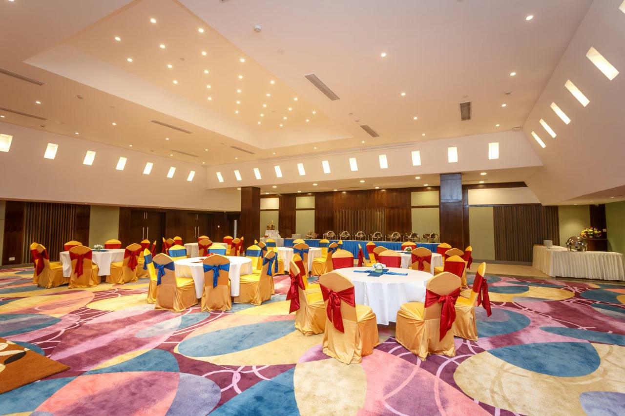 Hotel Crowne Imperial Kathmandu Esterno foto