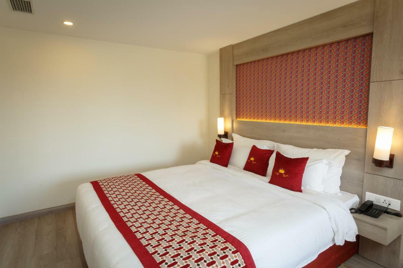 Hotel Crowne Imperial Kathmandu Esterno foto