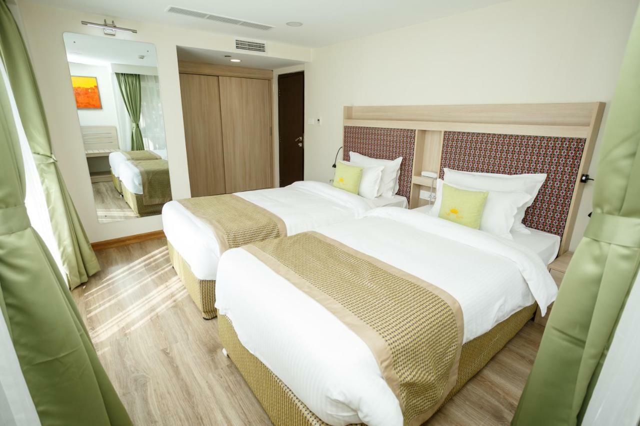 Hotel Crowne Imperial Kathmandu Esterno foto
